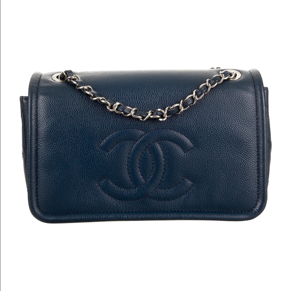 CHANEL Medium Caviar Timeless Flapbag